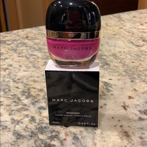 Marc Jacobs enamored nail color in Oui!